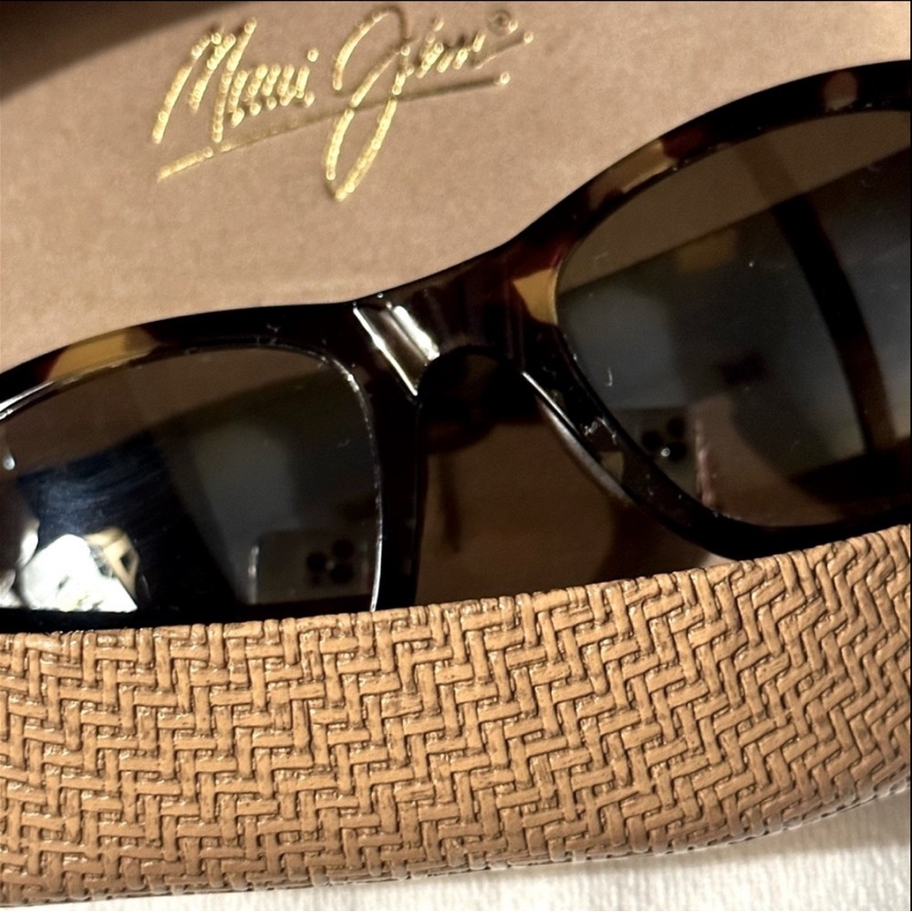 Maui Jim Hana Bay Polarized Sunglasses Shades w Sun protection UPF tech lenses. - Picture 15 of 15